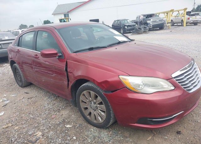 2011 CHRYSLER 200