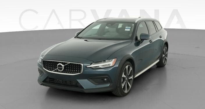 2025 VOLVO V60CC