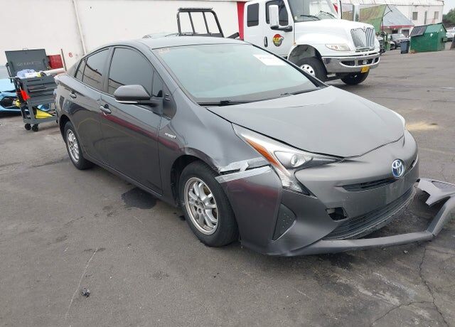2016 TOYOTA PRIUS