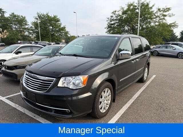 2012 CHRYSLER Town and Country