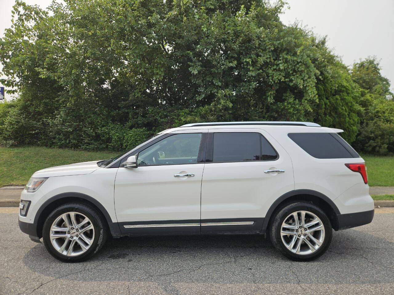 2017 FORD Explorer
