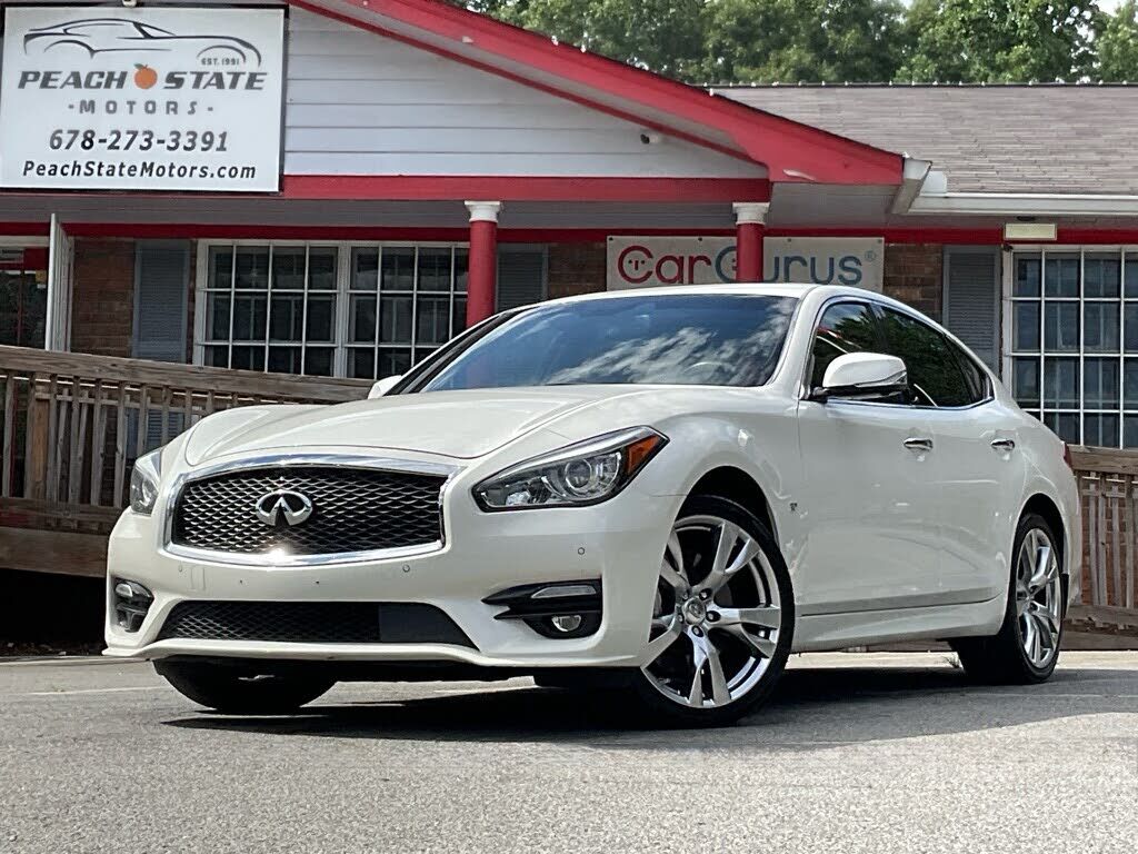 2016 INFINITI Q70