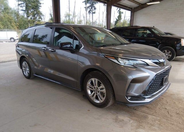 2022 TOYOTA Sienna