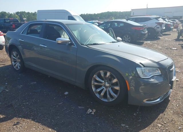 2019 CHRYSLER 300