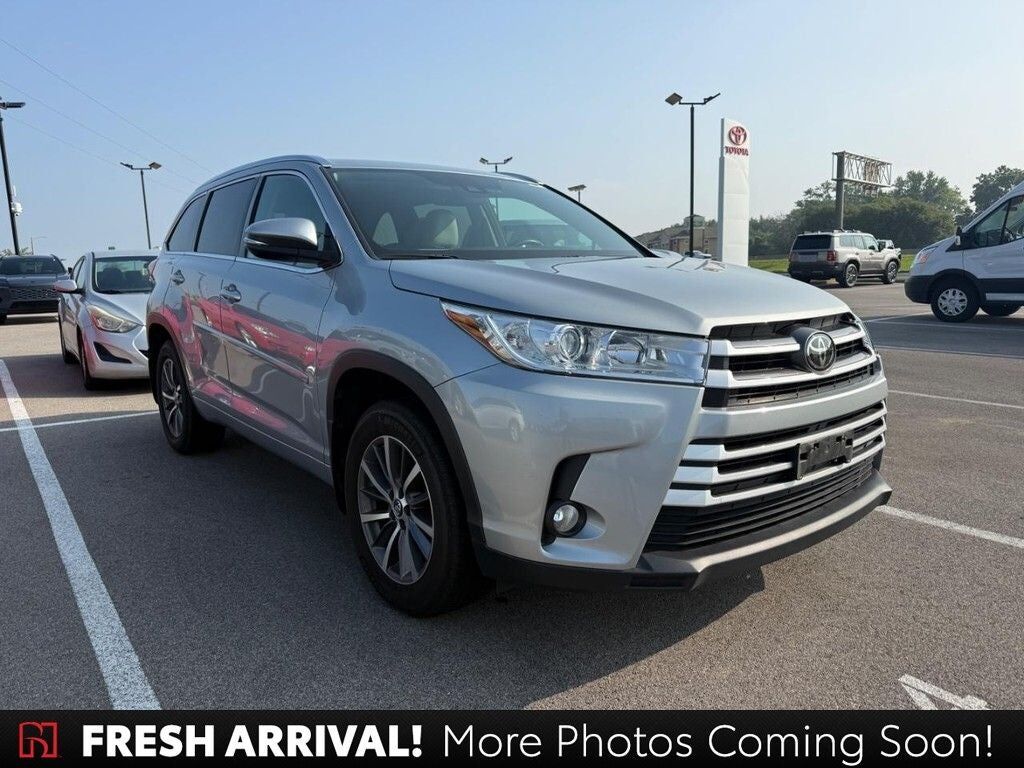 2017 TOYOTA Highlander