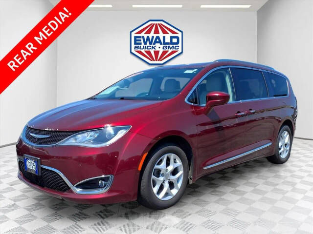 2017 CHRYSLER Pacifica