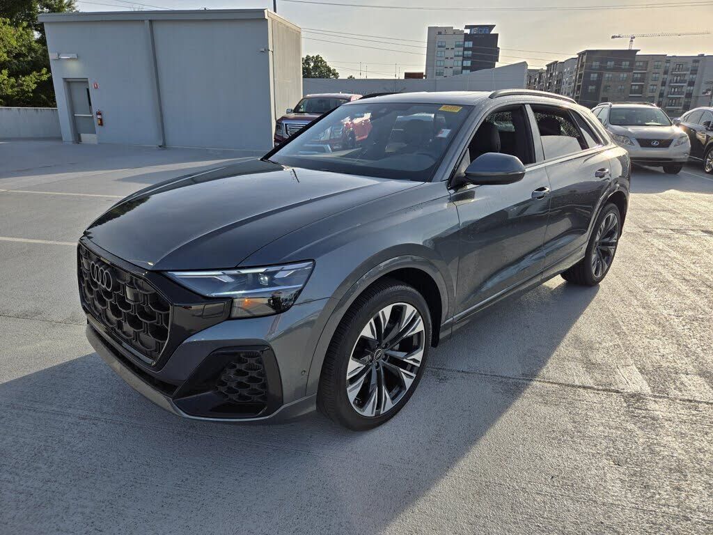 2025 AUDI Q8