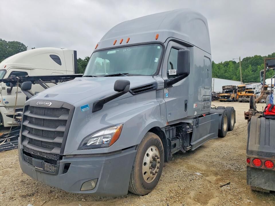 2020 FREIGHTLINER New Cascadia 126" Sleepercab