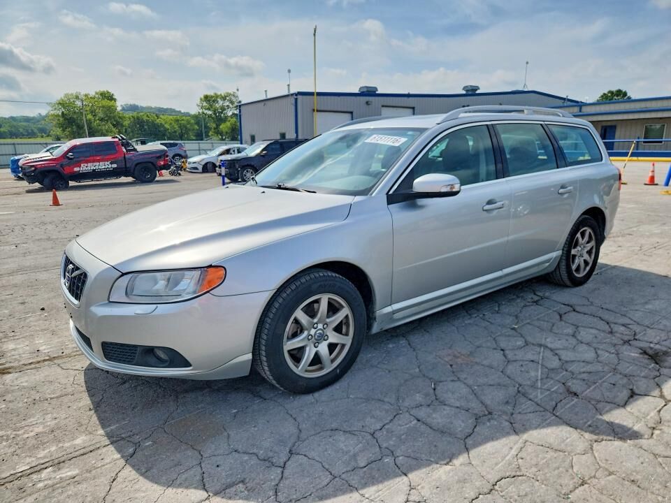 2010 VOLVO V70