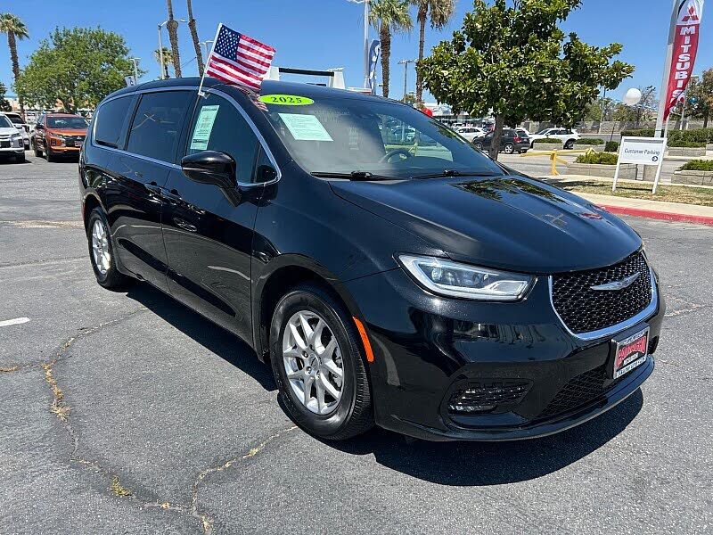 2025 CHRYSLER Pacifica