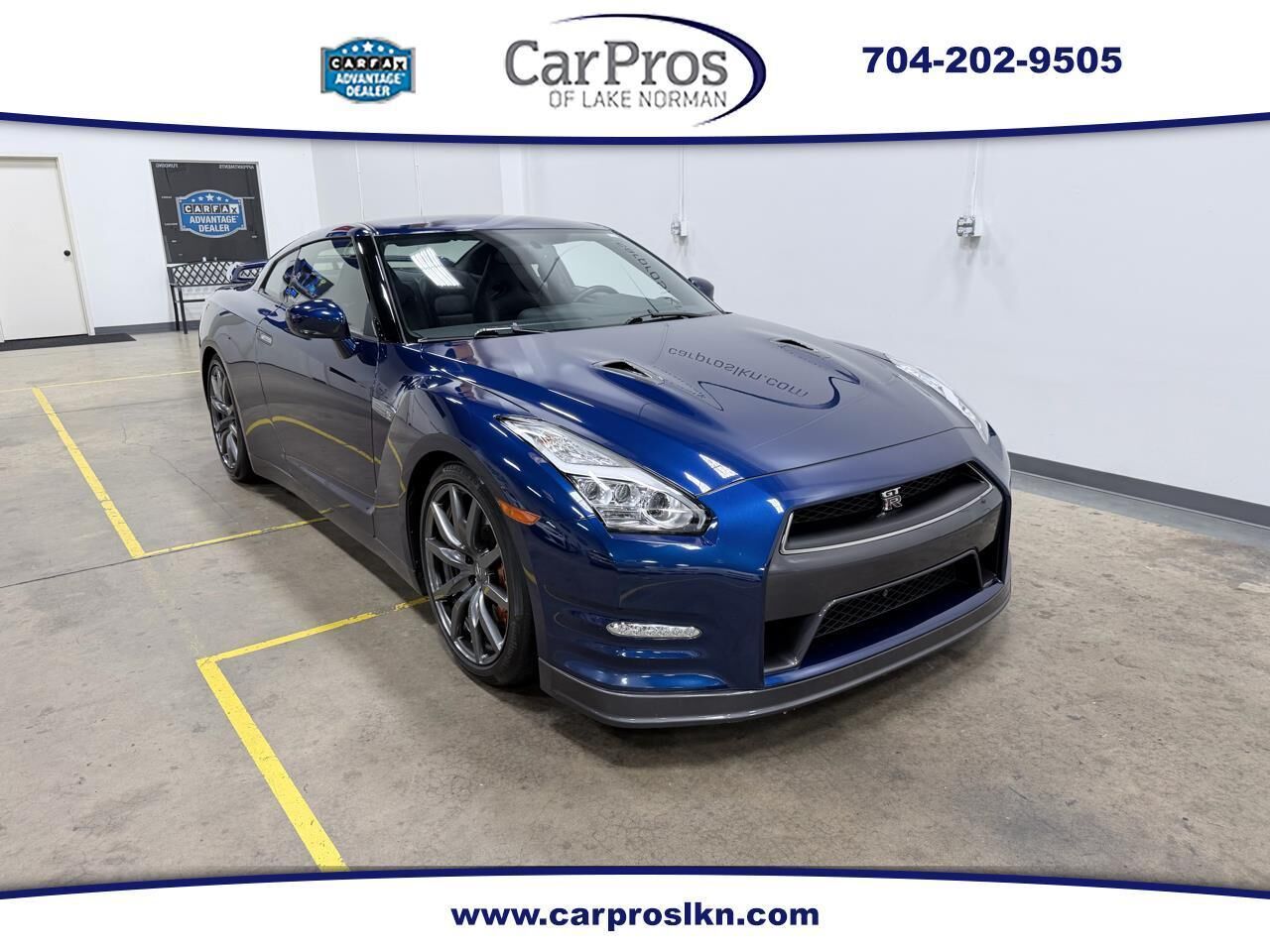 2014 NISSAN GT-R