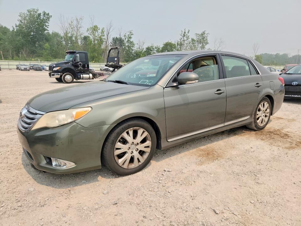 2011 TOYOTA Avalon