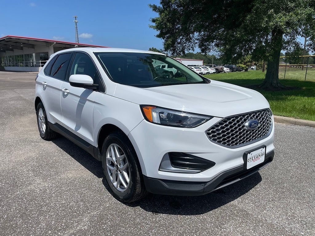 2023 FORD Edge