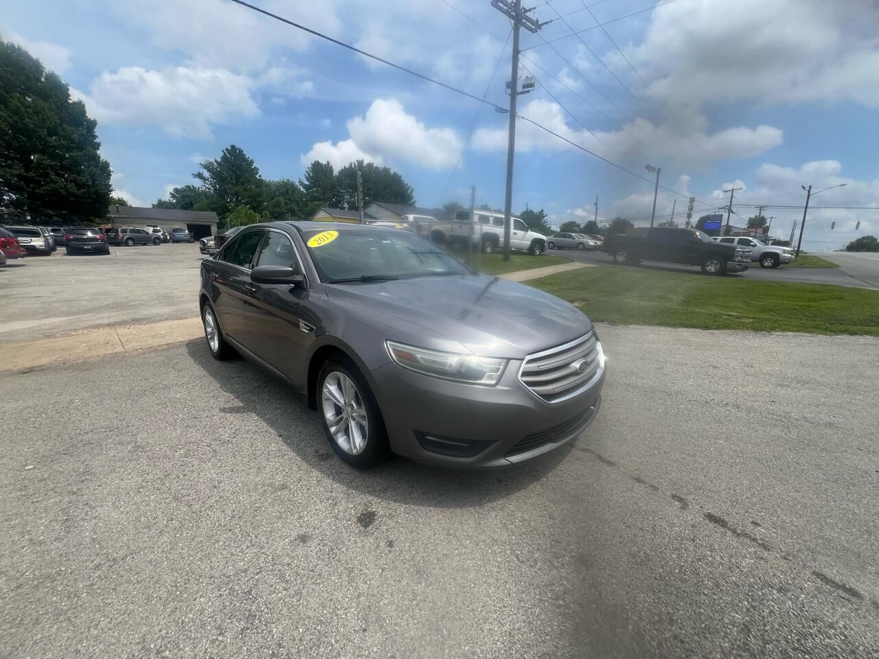2013 FORD Taurus