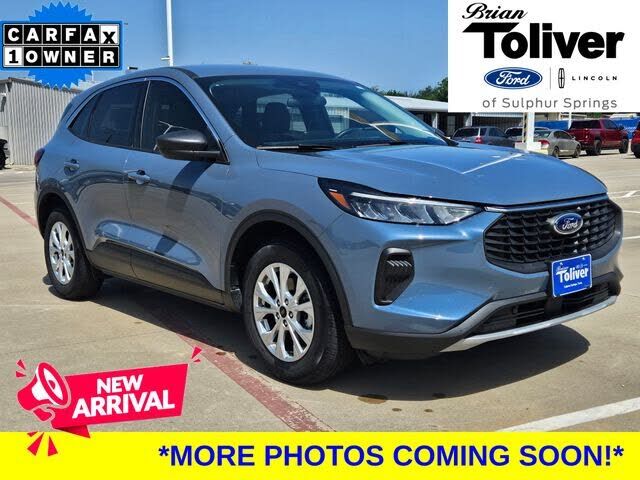 2024 FORD Escape
