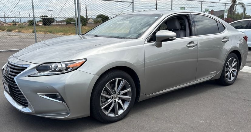2018 LEXUS ES