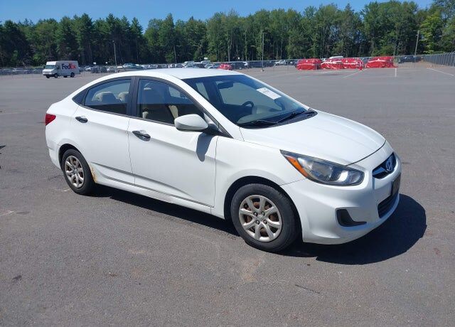 2012 HYUNDAI Accent