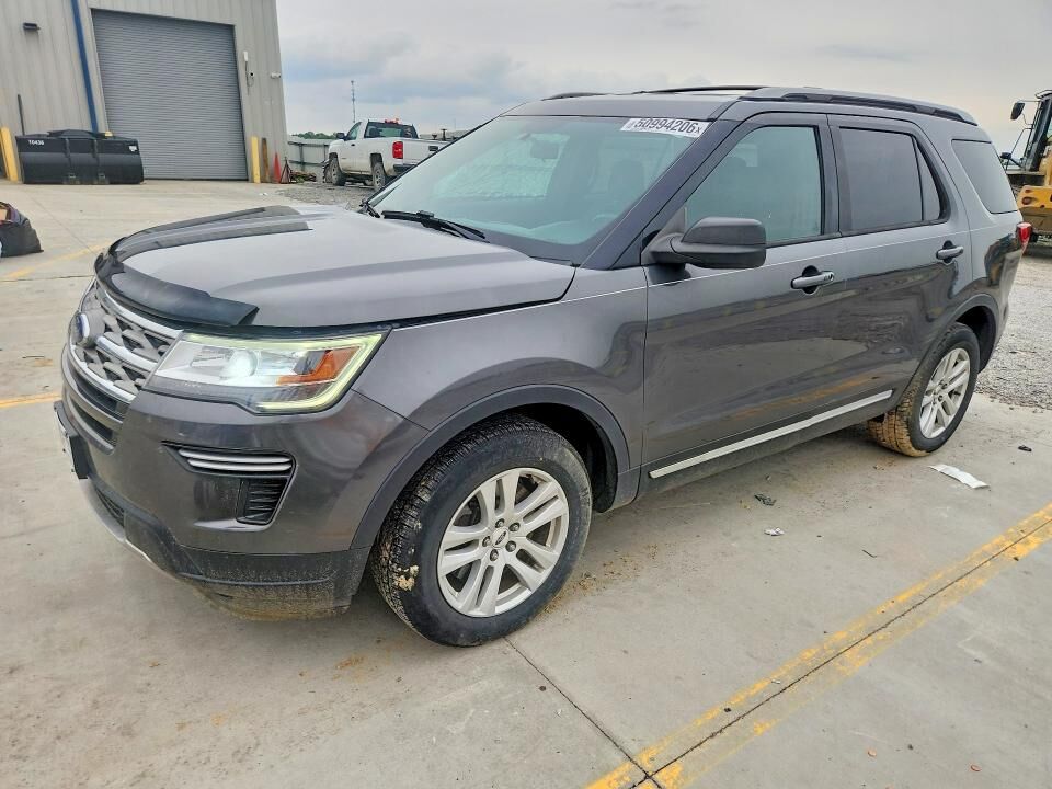 2018 FORD Explorer