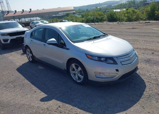 2013 CHEVROLET Volt