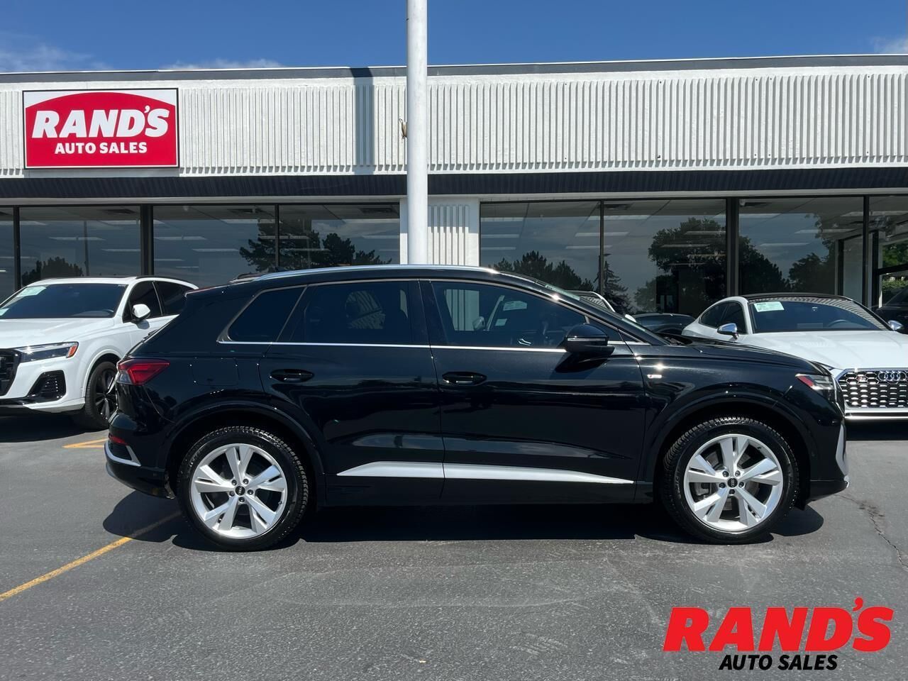 2023 AUDI Q4