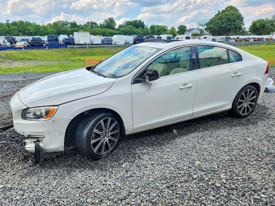 2016 VOLVO S60