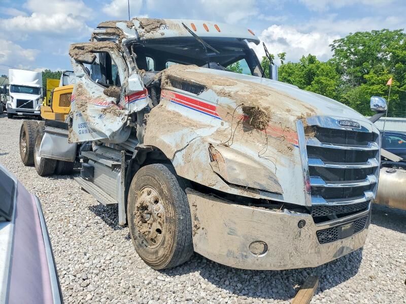 2025 FREIGHTLINER Cascadia