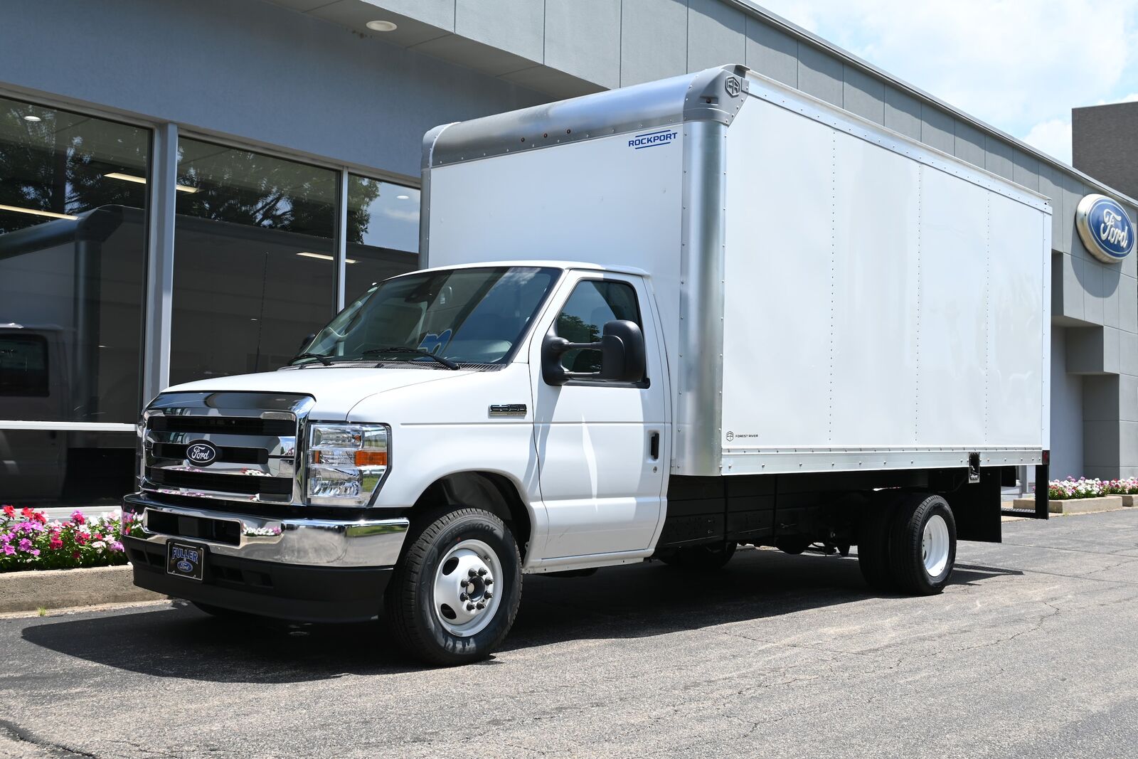 2027 FORD E-350