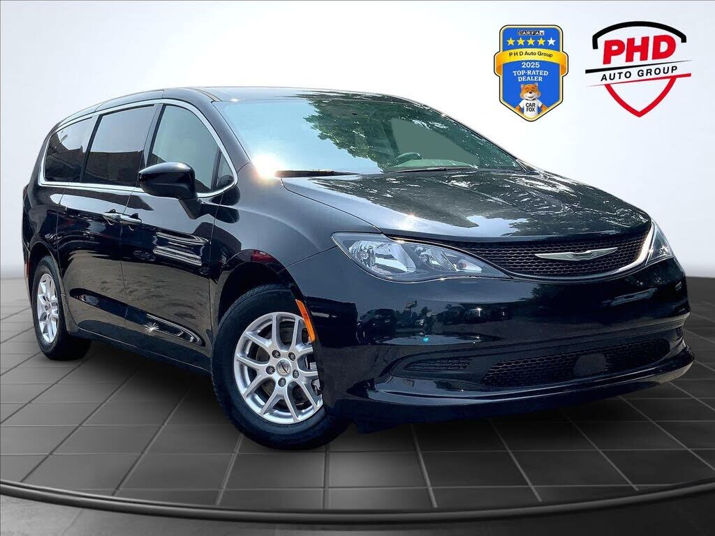 2023 CHRYSLER Voyager