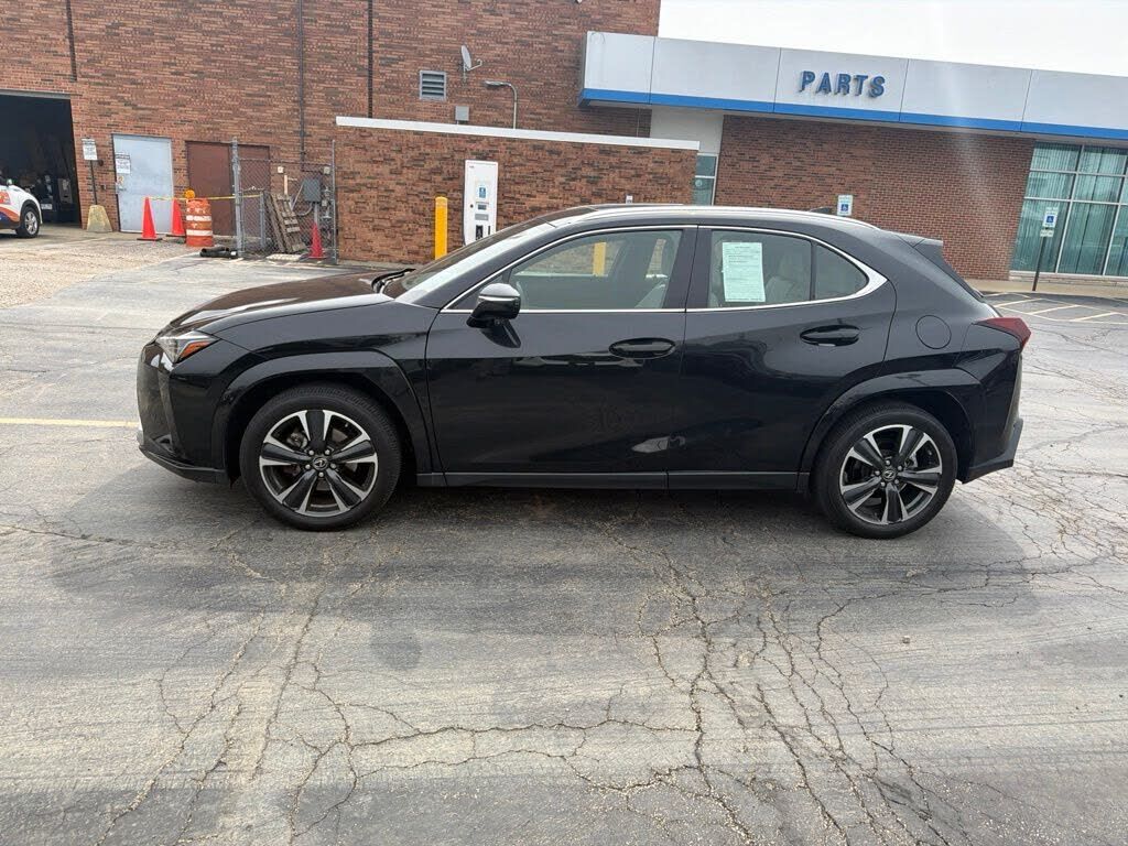 2024 LEXUS UX