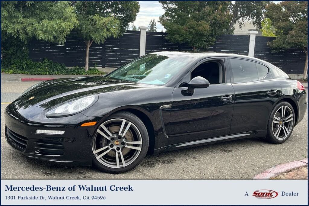 2014 PORSCHE Panamera