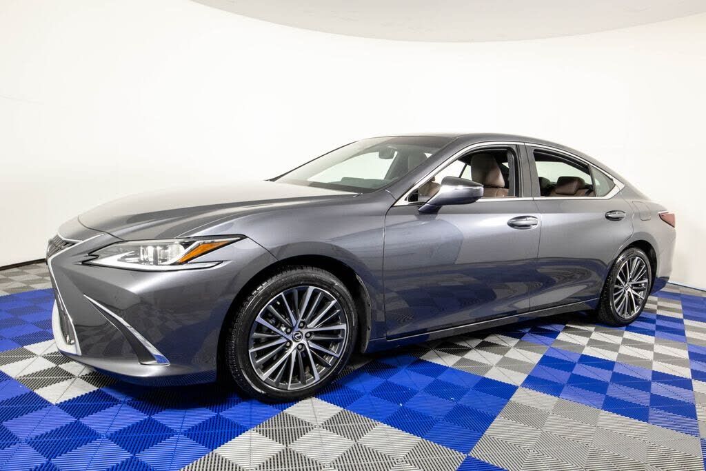 2023 LEXUS ES