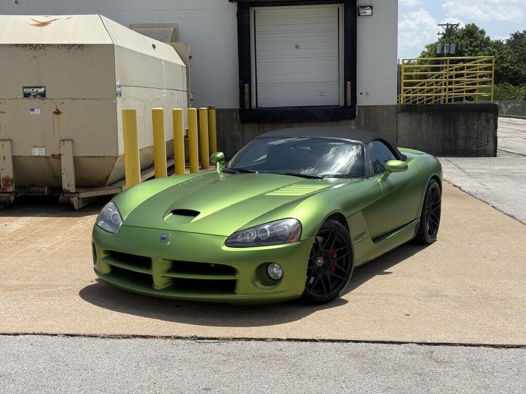 2004 DODGE Viper