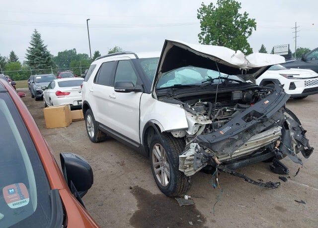 2018 FORD Explorer