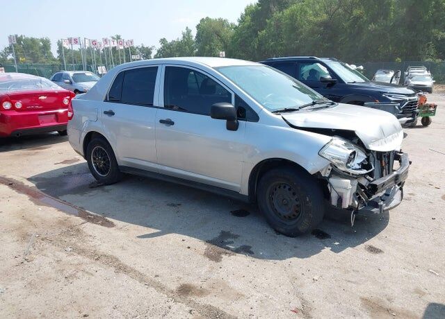 2010 NISSAN Versa