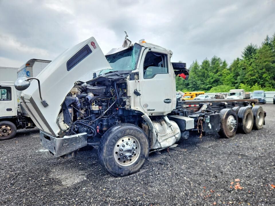 2019 KENWORTH T880