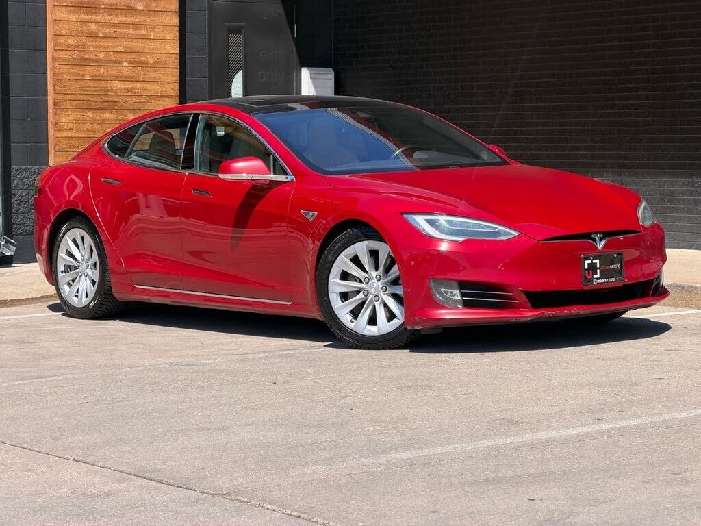 2016 TESLA Model S