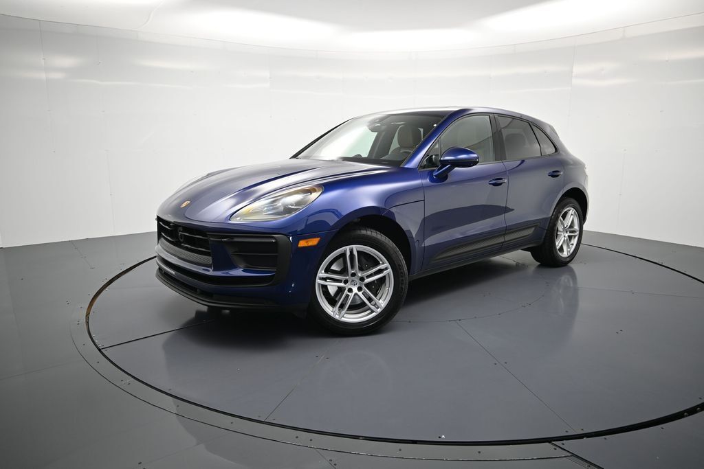 2024 PORSCHE Macan