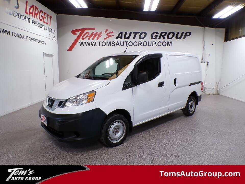 2017 NISSAN NV200