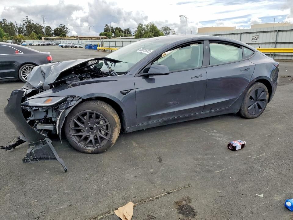 2025 TESLA Model 3
