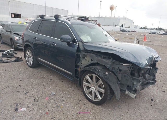 2018 VOLVO XC90