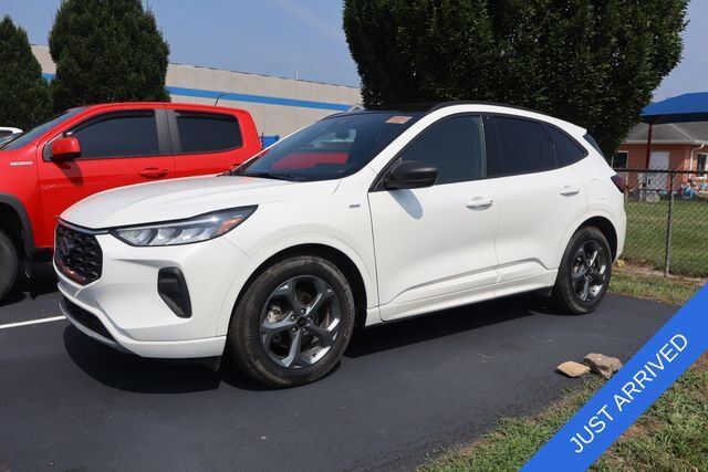 2023 FORD Escape