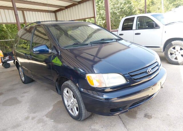 2002 TOYOTA Sienna