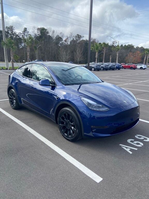 2023 TESLA Model Y