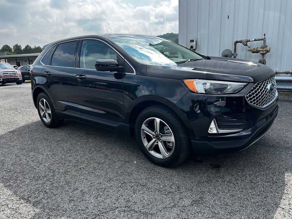 2023 FORD Edge