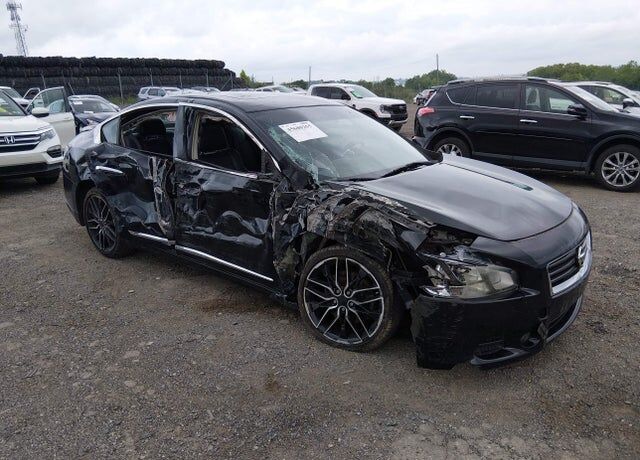 2013 NISSAN Maxima