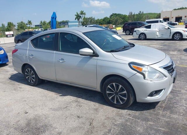 2019 NISSAN Versa