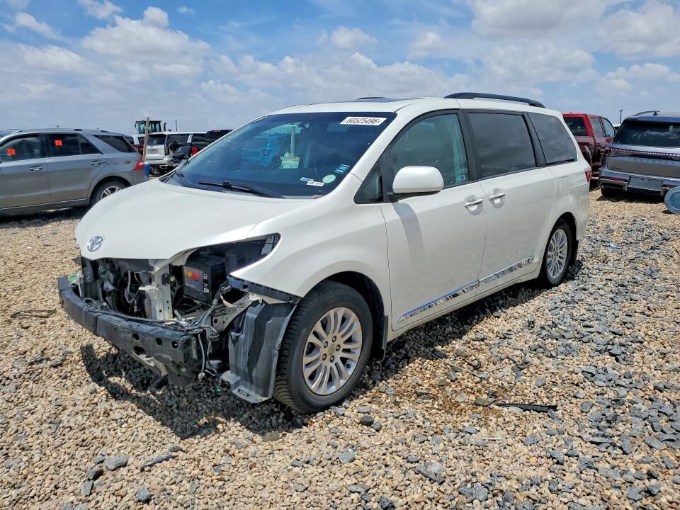 2016 TOYOTA Sienna