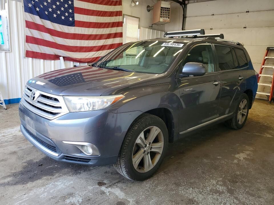 2013 TOYOTA Highlander