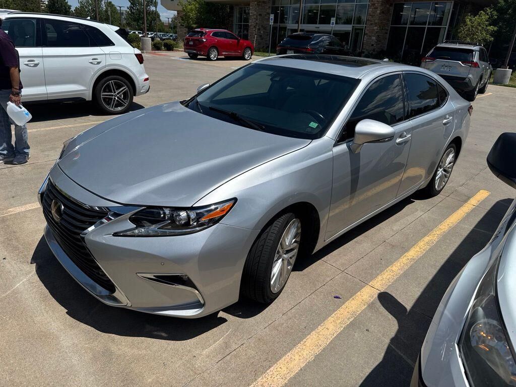 2016 LEXUS ES