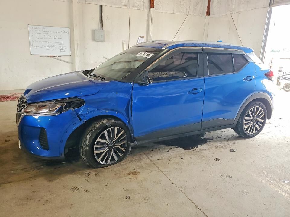 2022 NISSAN Kicks